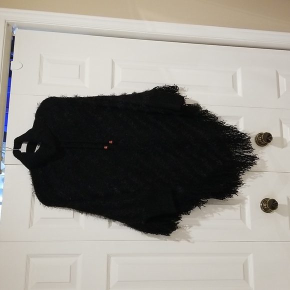 Poncho sweater black color - Picture 1 of 4